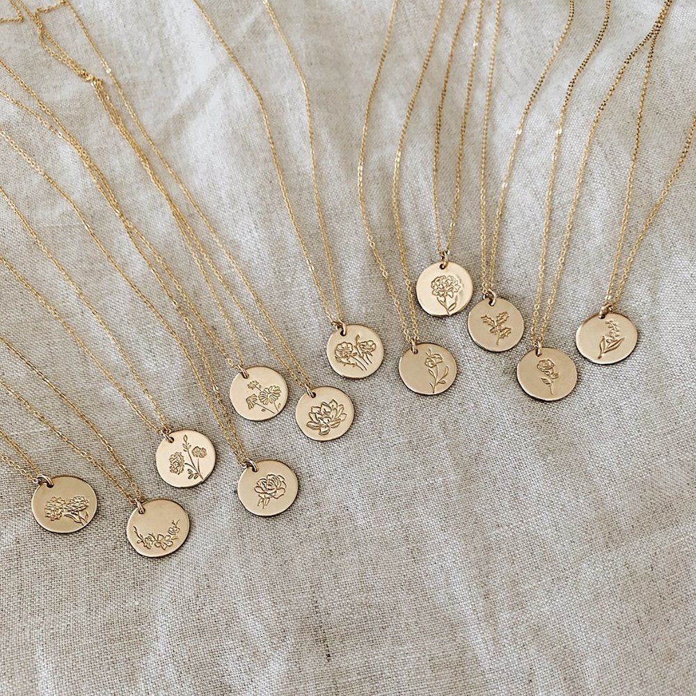 December Holly Birth Flower Minimal Charm Necklace - Picture 16 of 16